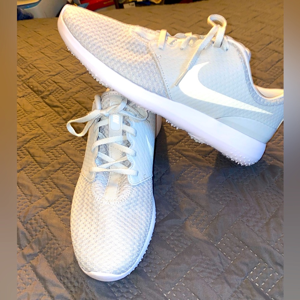 Nike Mens Roshe G Pure Platinum Grey/Metallic White Golf Shoes sz 10
